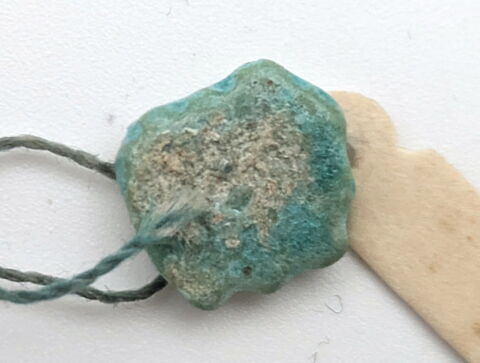 perle en pastille ronde dentelée, image 2/3