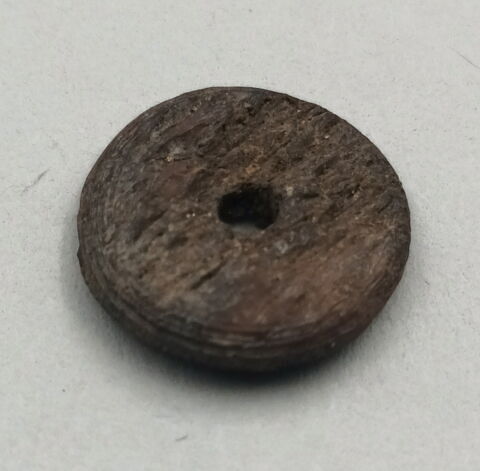tabletterie ; rondelle percée ; bouton, image 2/3