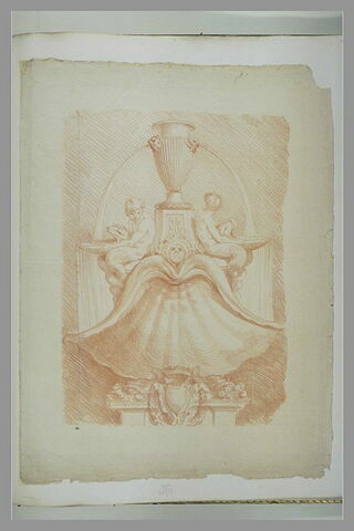 Une fontaine se terminant par un vase, image 2/2