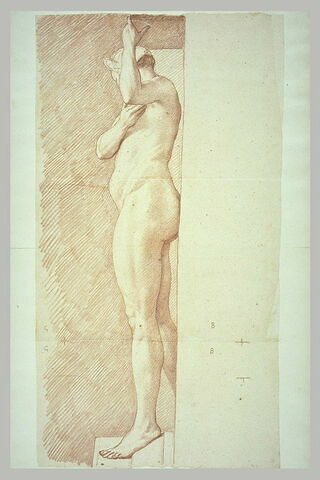 Femme nue, debout, vue de côté, regardant à gauche, image 2/2