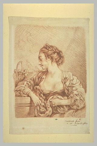 Jeune femme, vue en buste, tournée vers la gauche, image 1/1