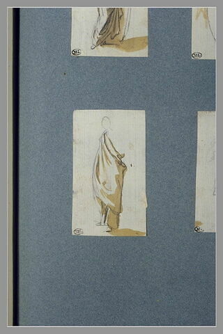 Une figure, debout, tournée vers la gauche, image 2/2