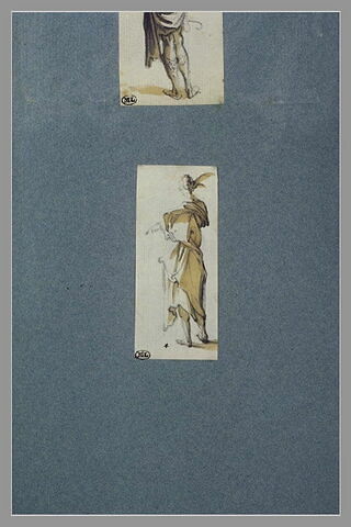 Une figure drapée, debout, tournée vers la gauche, image 2/2