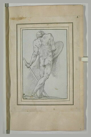 Homme nu, debout, de dos, tenant lance et bouclier, image 1/1