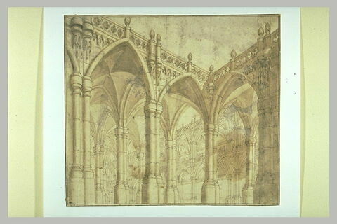 Intérieur d'un cloître gothique