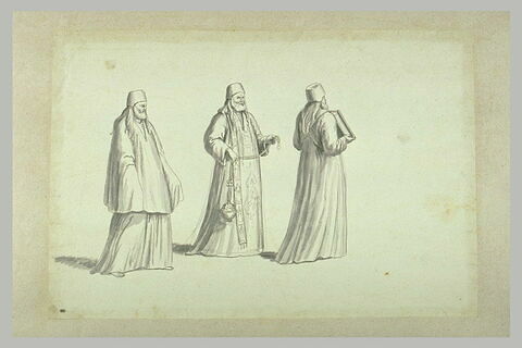 Trois prêtres turcs dont l'un porte un encensoir