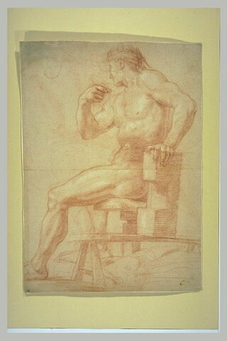 Homme nu, assis, de profil, tourné vers la gauche, image 1/1