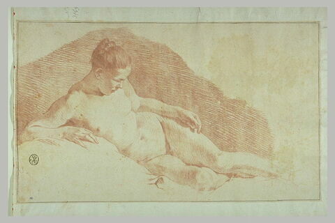 Jeune femme nue, allongée, tournée vers la droite, image 2/2