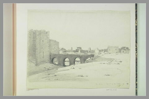 Vue d'un pont à Bosra
