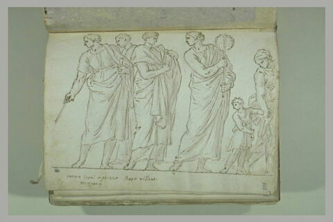 Six figures debout, drapées, en frise dont une femme tenant un enfant..., image 1/1