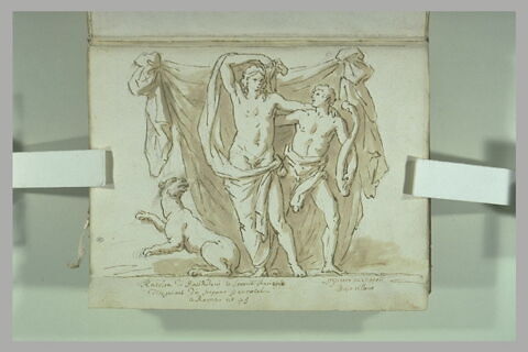 Deux jeunes hommes accompagnés d'une panthère devant une tente drapée, image 2/2