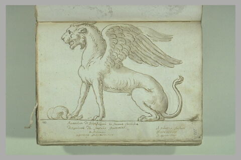 Un lion ailé vu de profil vers la gauche, image 2/2