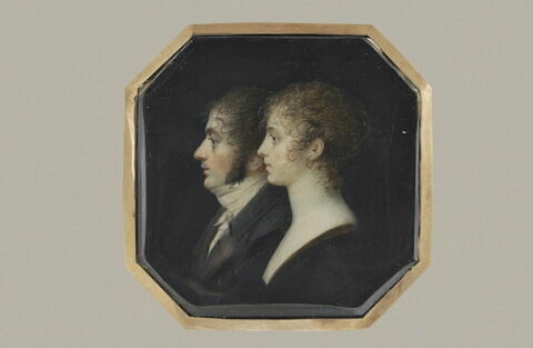 Têtes d'homme et de femme de profil,en forme de camée, image 1/1