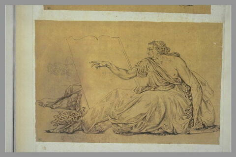 Femme assise, pointant son doigt sur une stèle, image 1/1