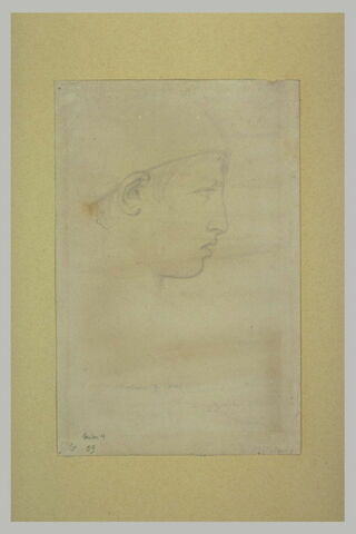 Profil de jeune garçon coiffé d'un bonnet, image 1/1