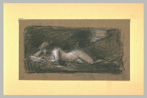 Femme nue, couchée sur le ventre, de profil vers la gauche