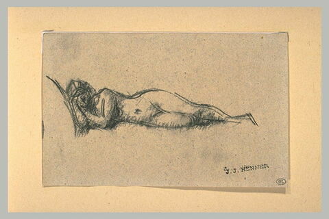 Femme nue, couchée de profil vers la gauche, soutenant sa tête de ses mains