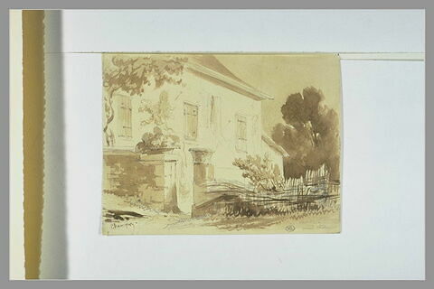 Bâtiment aux contrevents fermés et un jardin abandonné, à Choisy-le-Roi, image 1/1