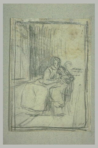 Femme assise dans un intérieur, entourant une enfant de ses bras