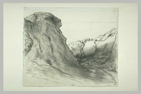 Ravin avec des rochers au pied de la Roche Ducatel, image 1/1