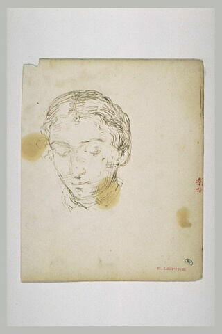 Tête de femme, vue de face, image 1/1