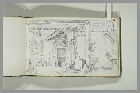 Intérieur d'une cour dans la ville basse de Provins, image 2/2