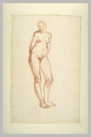 Femme nue, debout, de face, mains derrière le dos, image 1/1