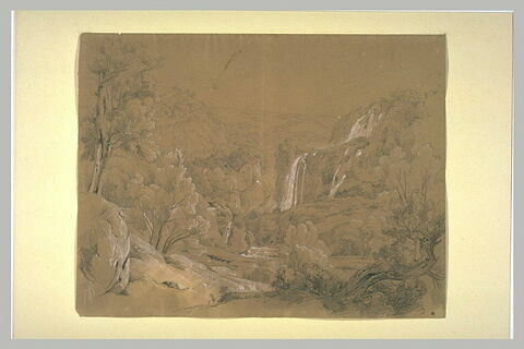 Paysage de montagne avec des cascades, image 2/2