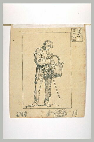 Jeune homme aux vêtements en lambeaux tenant une corbeille, image 1/1