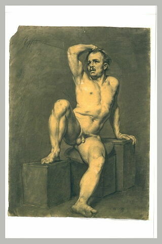 Homme nu, assis, de face, les jambes écartées, la main dans les cheveux