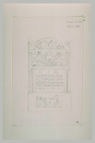 Autel funéraire orné de reliefs et d'une inscription votive