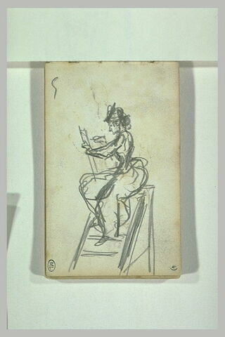 Femme peignant, assise sur un escabeau
