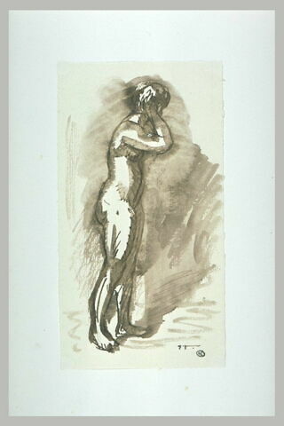 Femme nue, debout, la main sur l'oreille droite, image 1/1
