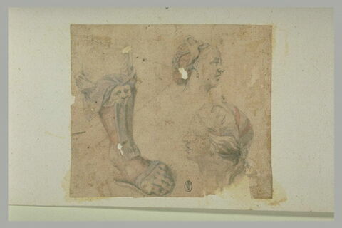 Deux profils de femme, et pied chaussé d'un guerrier romain, image 1/1
