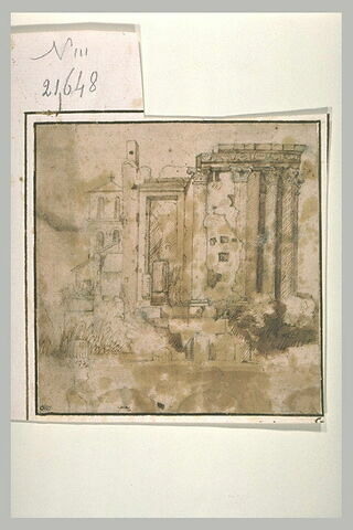 Ruines antiques devant une église, image 1/1