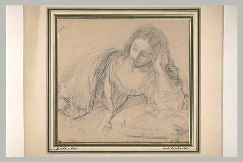 Jeune femme assise, accoudée sur son bras gauche, méditant