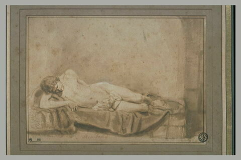 Jeune homme nu, endormi, étendu sur une couverture, image 2/3