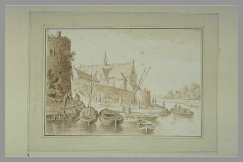 Eglise et remparts au bord d'une rivière, avec des barques amarrées, image 1/1
