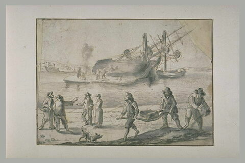 Figures sur un quai, et au loin, un bateau en cale sèche, sur le côté, image 1/1
