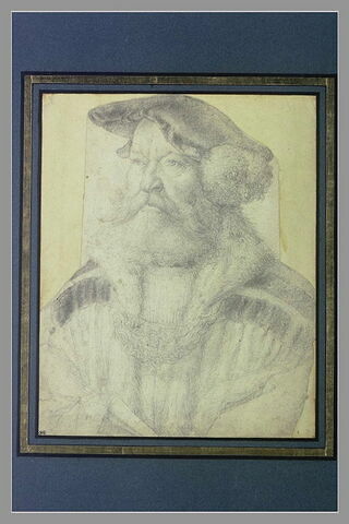 Portrait en buste d'un homme portant barbe et moustache, image 2/2