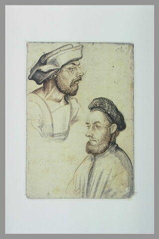 Deux têtes d'hommes barbus coiffés d'un chapeau de feutre et d'une toque, image 2/2