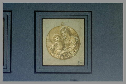 La Vierge, tournée vers la gauche, et l'Enfant Jésus, image 1/1