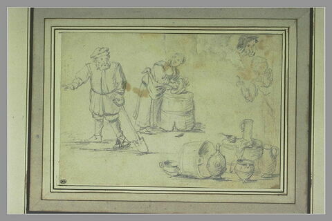 Femme lavant la vaisselle, un homme tenant une bêche, et ustensiles, image 2/2