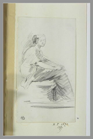 Femme drapée, assise, de profil, image 1/1