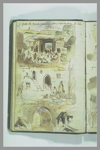 Foule de marocains, cour et maison, porte, notes manuscrites, image 2/2