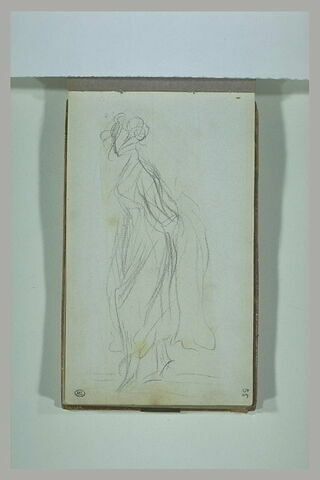 Femme drapée, debout, tournée vers la gauche, image 1/1