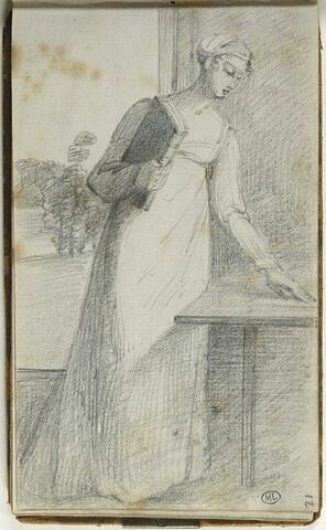 Etude de personnage : femme debout devant une fenêtre auprès d'une table et tenant un livre, image 1/1
