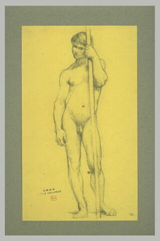 Jeune homme, nu, debout, de face, tenant de la main gauche un long bâton, image 1/1