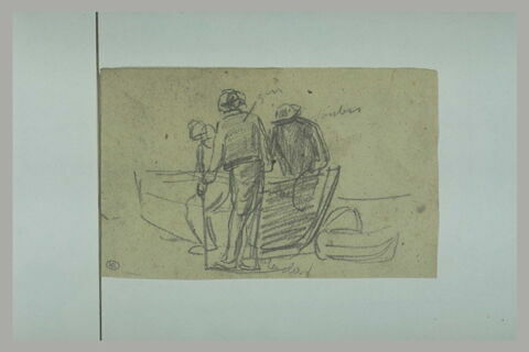 Trois hommes autour d'une barque échouée, image 1/1