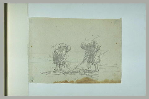 Deux pêcheuses ramassant des coquillages, image 1/1